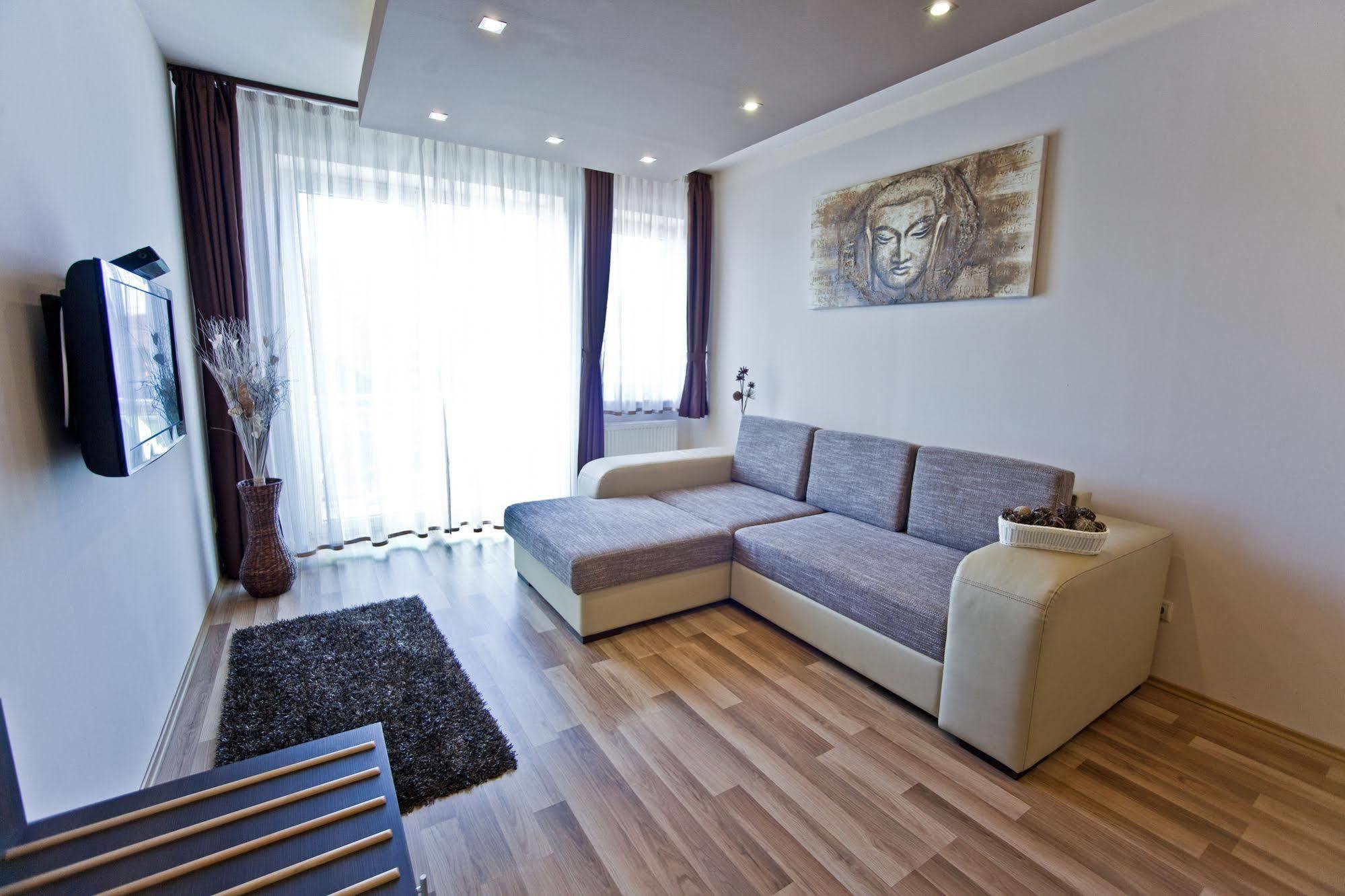 Németh Apartmanok Sárvár Exterior foto